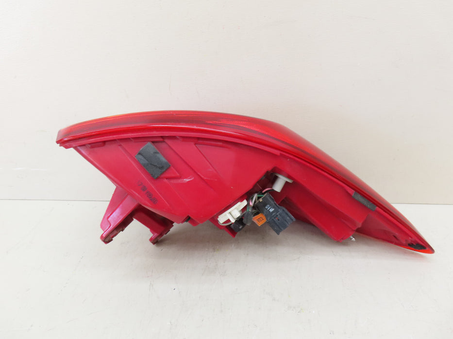 2016-2018 HYUNDAI TUCSON REAR RIGHT PASSENGER SIDE TAIL LIGHT OEM