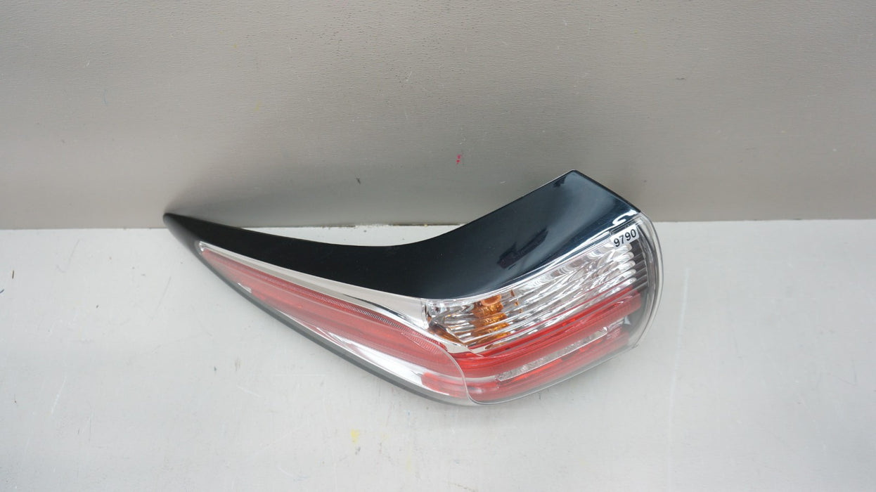 2015-2018 NISSAN MURANO REAR LEFT DRIVER SIDE OUTER TAIL LIGHT OEM