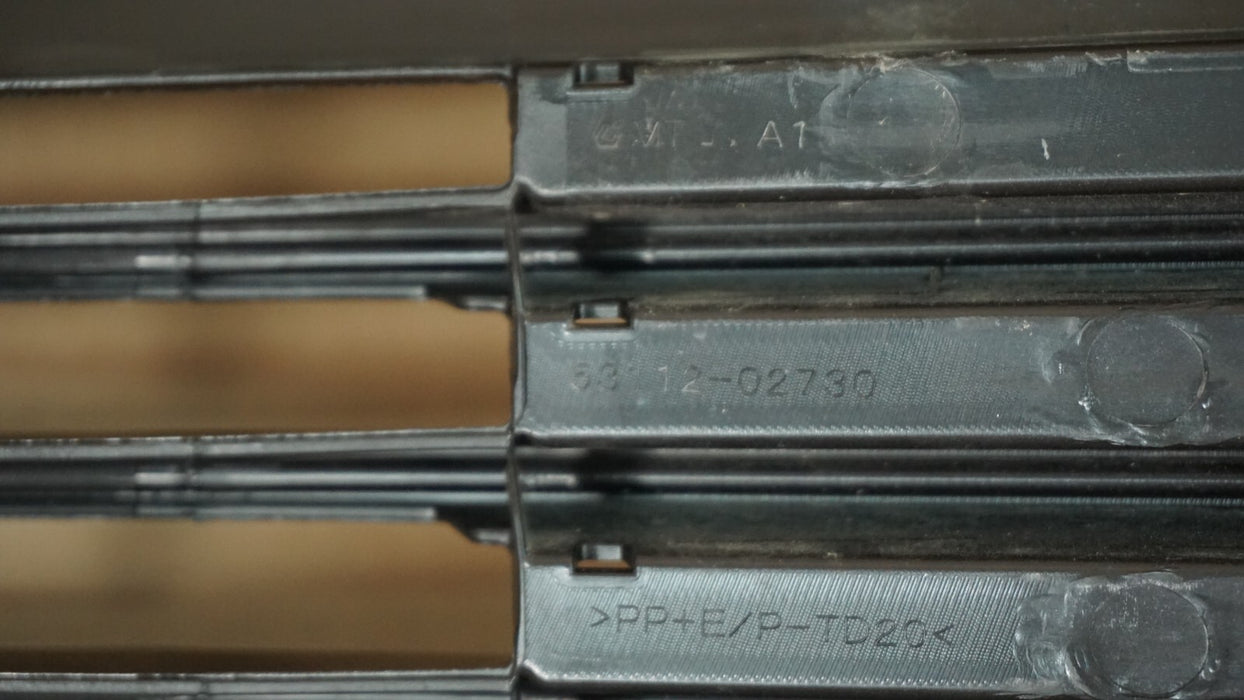 2017-2019 TOYOTA COROLLA FRONT BUMPER RADIATOR GRILLE OEM 53112-02730