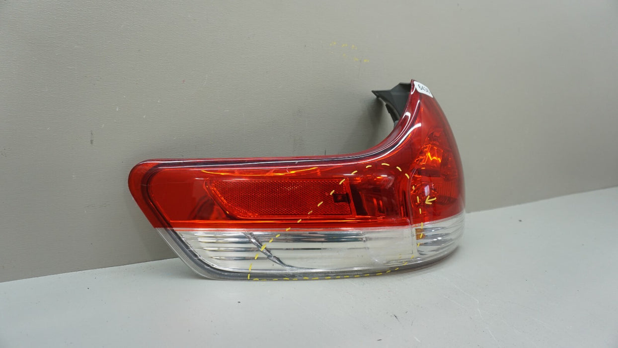 2011-2014 TOYOTA SIENNA REAR LH LEFT DRIVER SIDE OUTER TAIL LIGHT OEM
