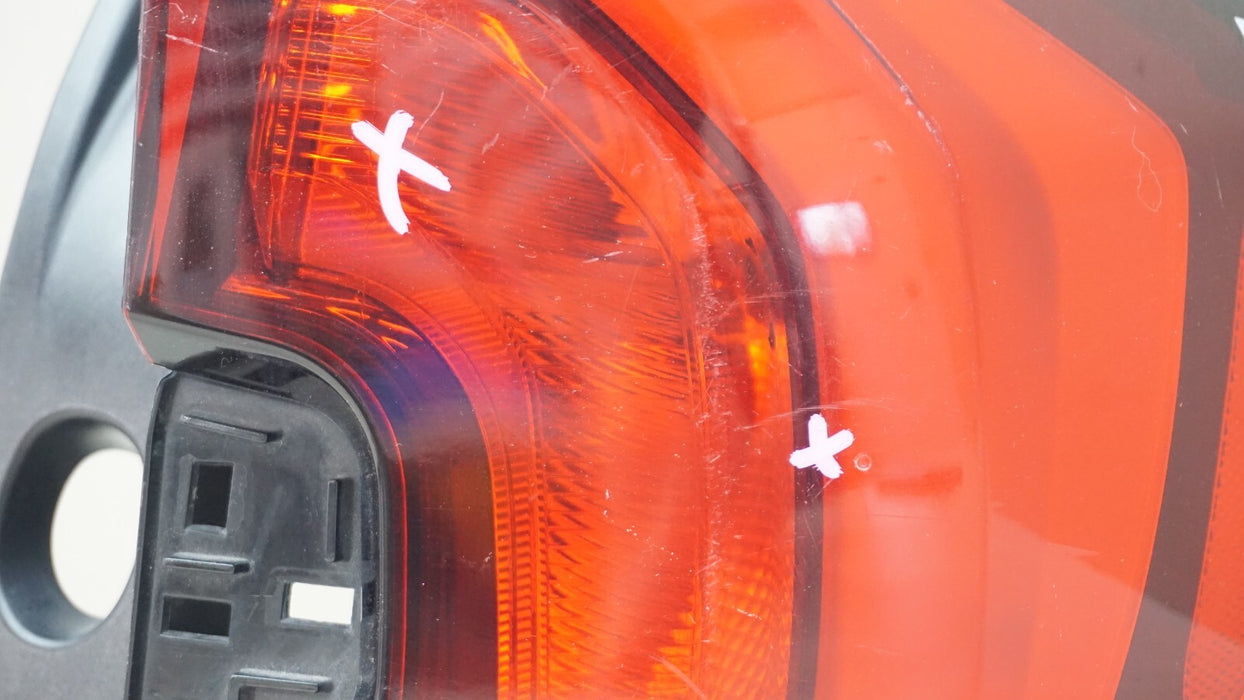 2018-2021 GMC TERRAIN RIGHT PASSENGER SIDE TAIL LIGHT OEM 84379498