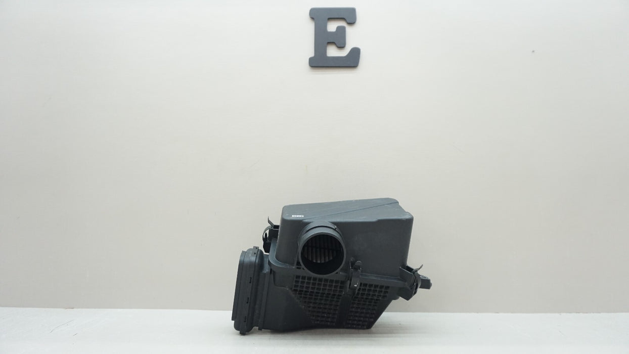 2018-2023 KIA STINGER 3.3 ENGINE RIGHT AIR CLEANER INTAKE FILTER BOX 28120-J5350