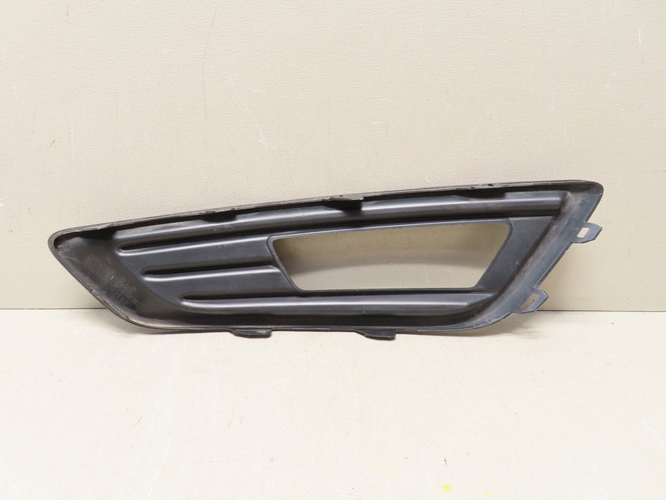 2014-2018 FORD FOCUS  MK3 FRONT RIGHT PASSENGER SIDE FOG LIGHT BEZEL OEM