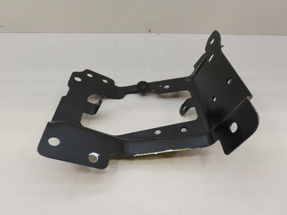 2014 2015 CHEVROLET SILVERADO 1500 FRONT RIGHT BUMPER OUTER BRACKET OEM 23365569