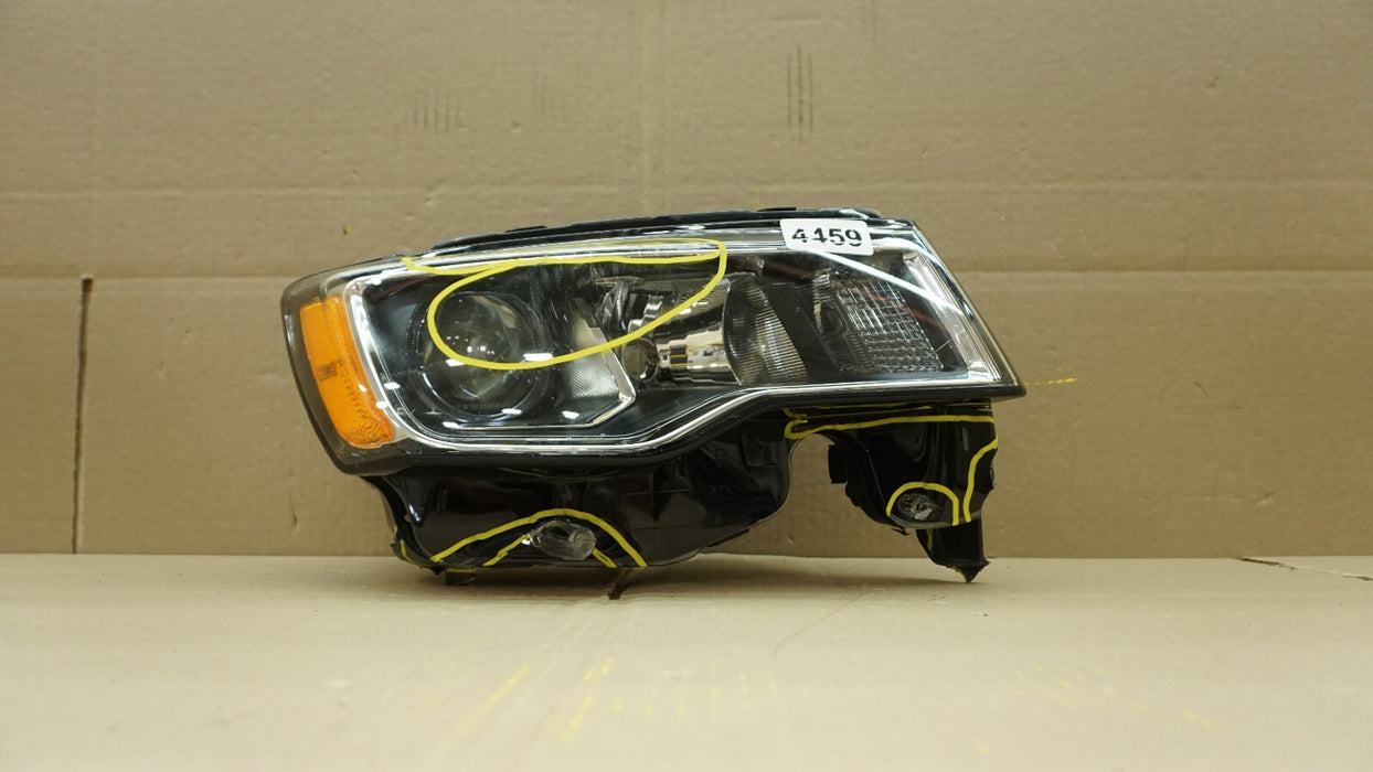 2017-2021 JEEP GRAND CHEEROKEE FRONT RIGHT PASSENGER SIDE  HEADLIGHT HALOGEN OEM