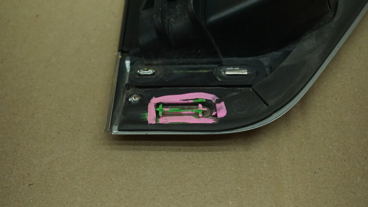 2017-2020 FORD F250 XLT LEFT FRONT FENDER EMBLEM ORNAMENT CHROME OEM 17 18 19 20