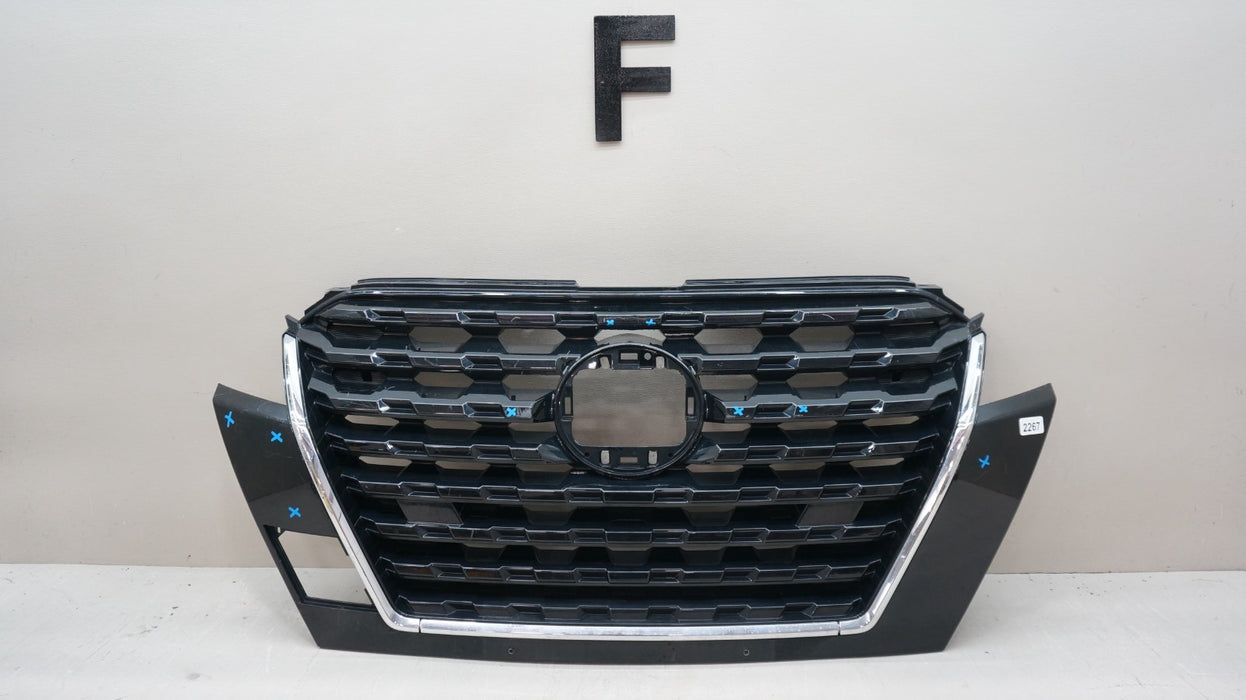2021-2024 NISSAN KICKS FRONT BUMPER RADIATOR GRILLE GRILL 623105R05A OEM