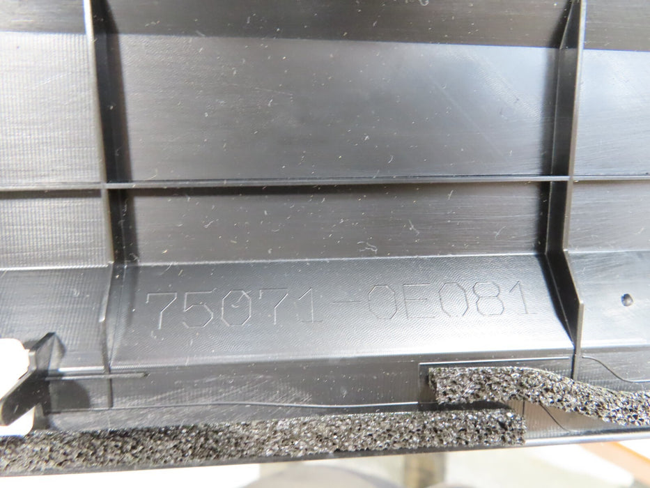 2015-2019 TOYOTA HIGHLANDER FRONT RIGHT LOWER DOOR MOLDING OEM 75071-0E905