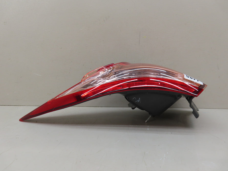 2014-2016 TOYOTA COROLLA REAR RIGHT PASSENGER SIDE TAIL LIGHT OUTER OEM