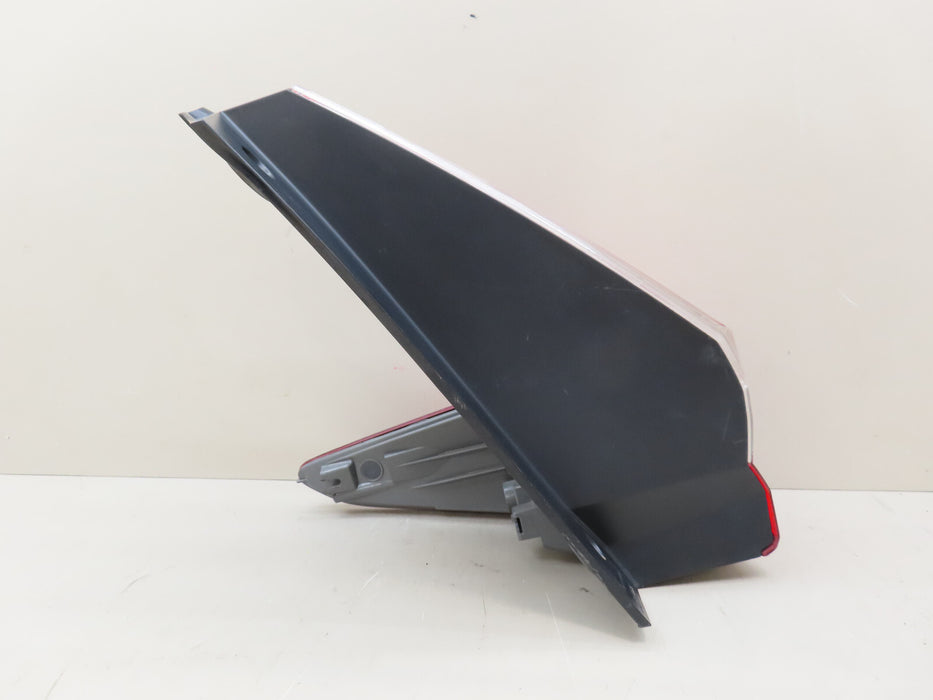 2017-2019 HONDA CRV CR-V REAR RIGHT PASSENGER SIDE TAIL LIGHT OUTER OEM