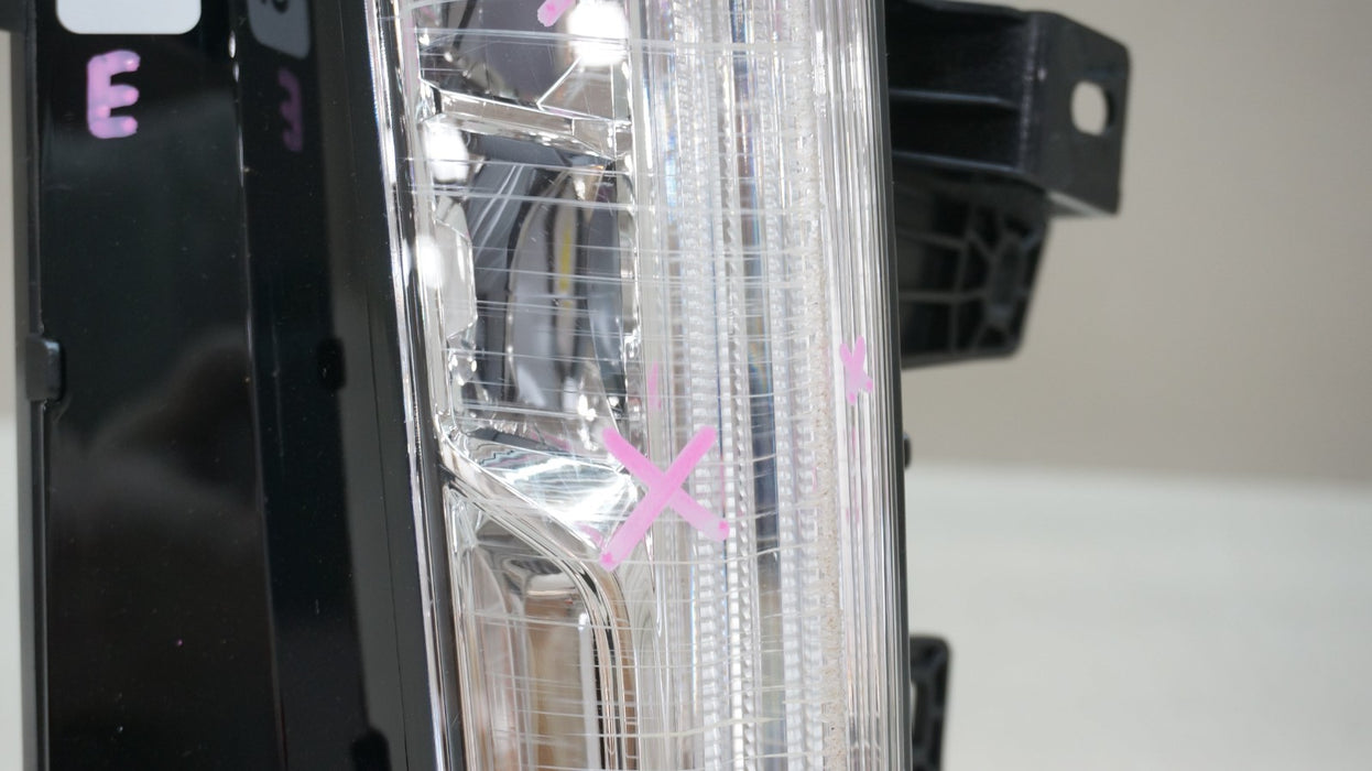 2021-2025 CADILLAC XT5 FRONT RIGHT PASSENGER SIDE FOG LIGHT OEM 84899147