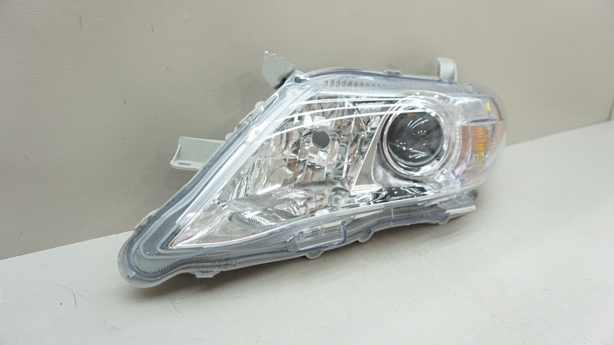 2010-2011 TOYOTA CAMRY FRONT LEFT DRIVERS SIDE HEADLIGHT HALOGEN AFTERMARKET