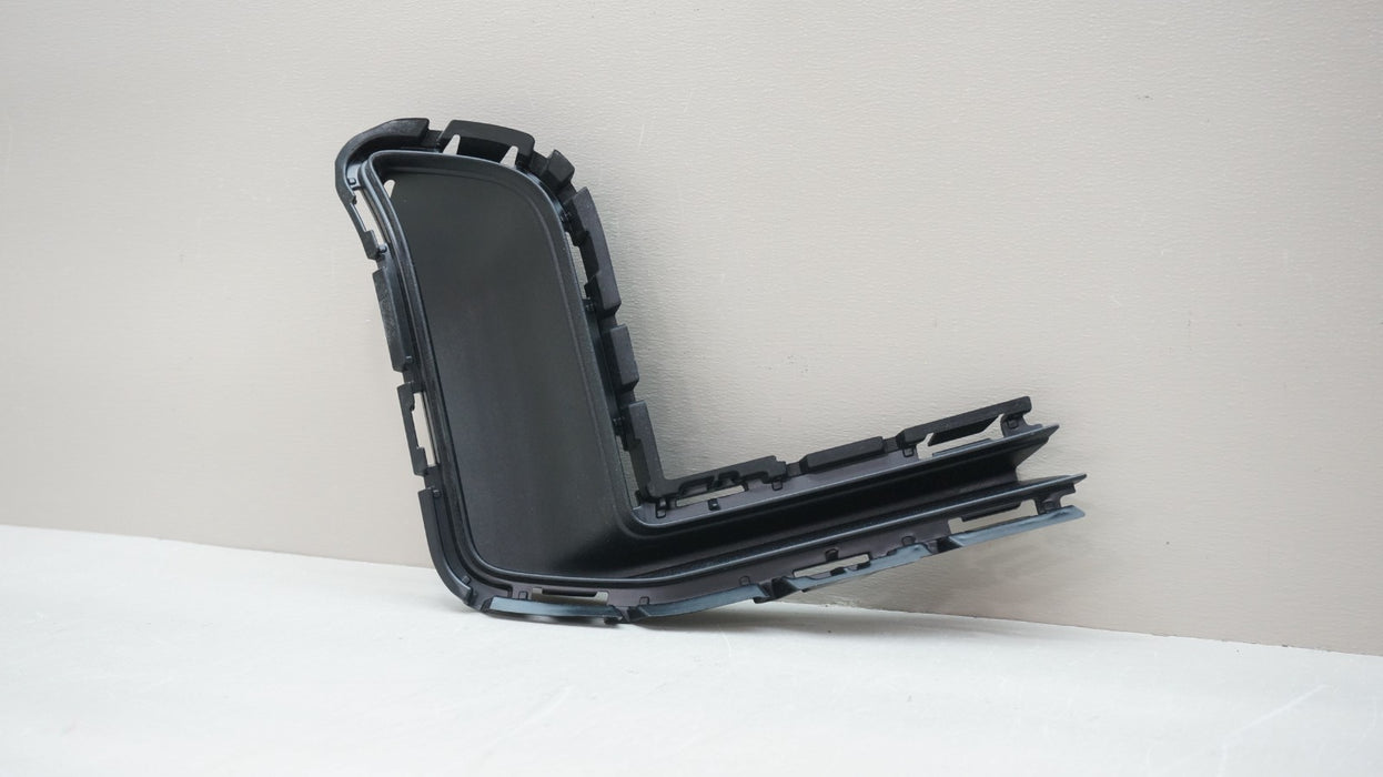 2019-2023 CHEVROLET CAMARO FRONT RIGHT SIDE FOG LIGHT TRIM OEM 84112305