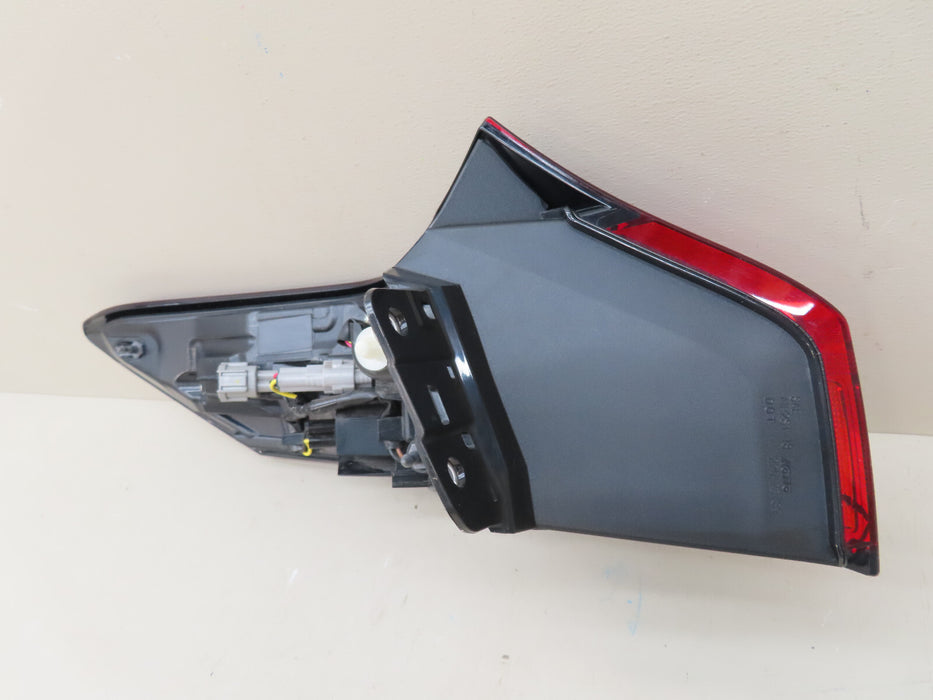 2021-2024 NISSAN ROGUE RIGHT PASSENGER OUTER TAIL LIGHT HALOGEN/LED OEM