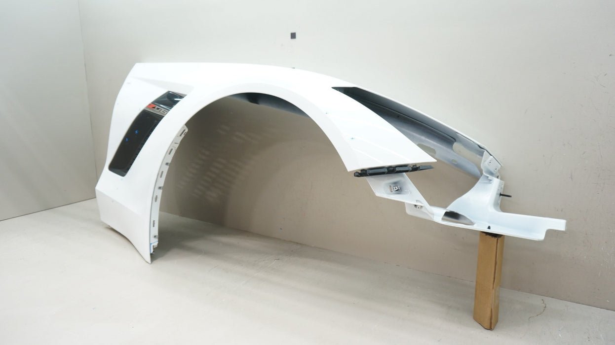 2014-2019 CHEVROLET CORVETTE Z06 FRONT RIGHT PASSENGER SIDE FENDER 84157637 OEM