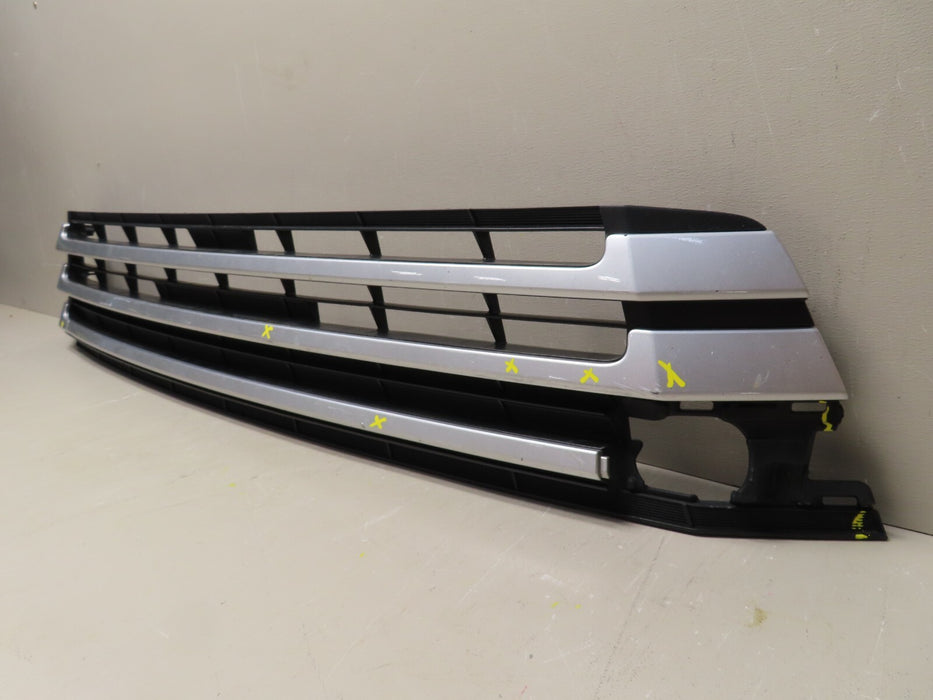 2017-2019 TOYOTA HIGHLANDER SUV FRONT LOWER BUMPER GRILLE GRILL OEM 53112-0E180