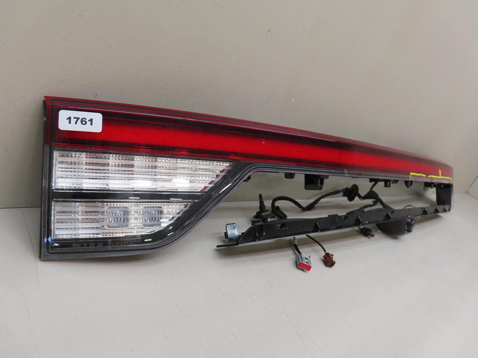 2020-2024 LINCOLN AVIATOR REAR CENTER TRUNK TAIL LIGHT LED W/CAMERA OEM