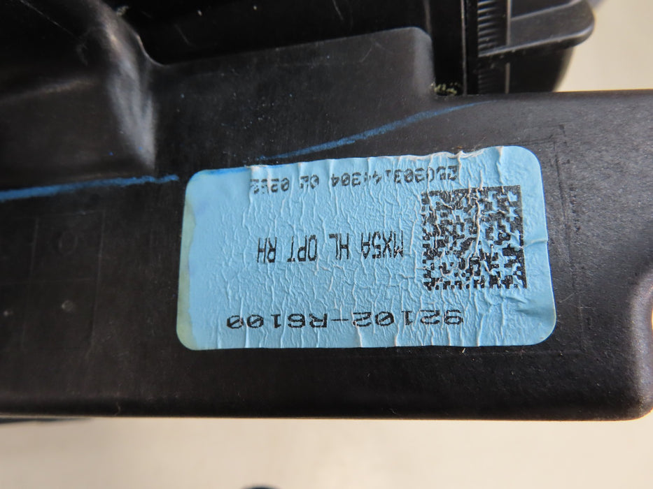 2024-2025 HYUNDAI SANTA FE RIGHT PASSENGER LED HEADLIGHT OEM  9329
