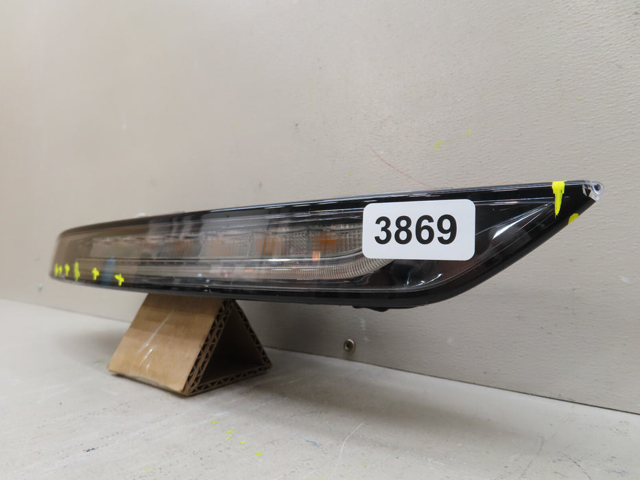 2015-2018 PORSCHE MACAN 95B FRONT RIGHT PASSENGER TURN SIGNAL OEM 95B941182A