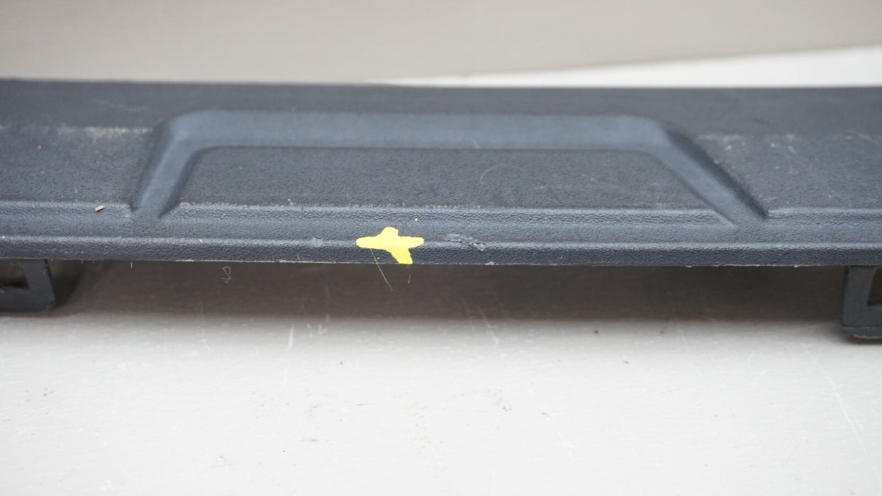 2013-2017 CHEVROLET TRAVERSE REAR BUMPER STEP PAD TRIM OEM 20983814