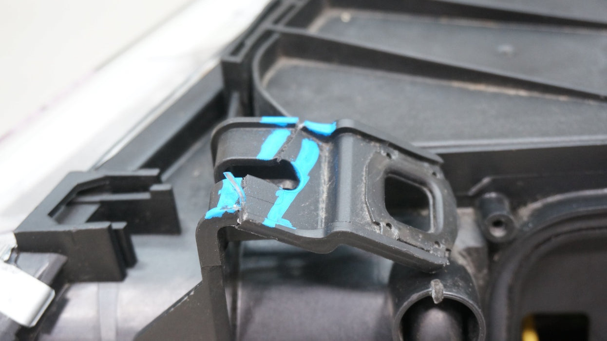 2009-2011 BMW 3-SERIES FRONT RIGHT PASSENGER SIDE XENON HID HEADLIGHT OEM