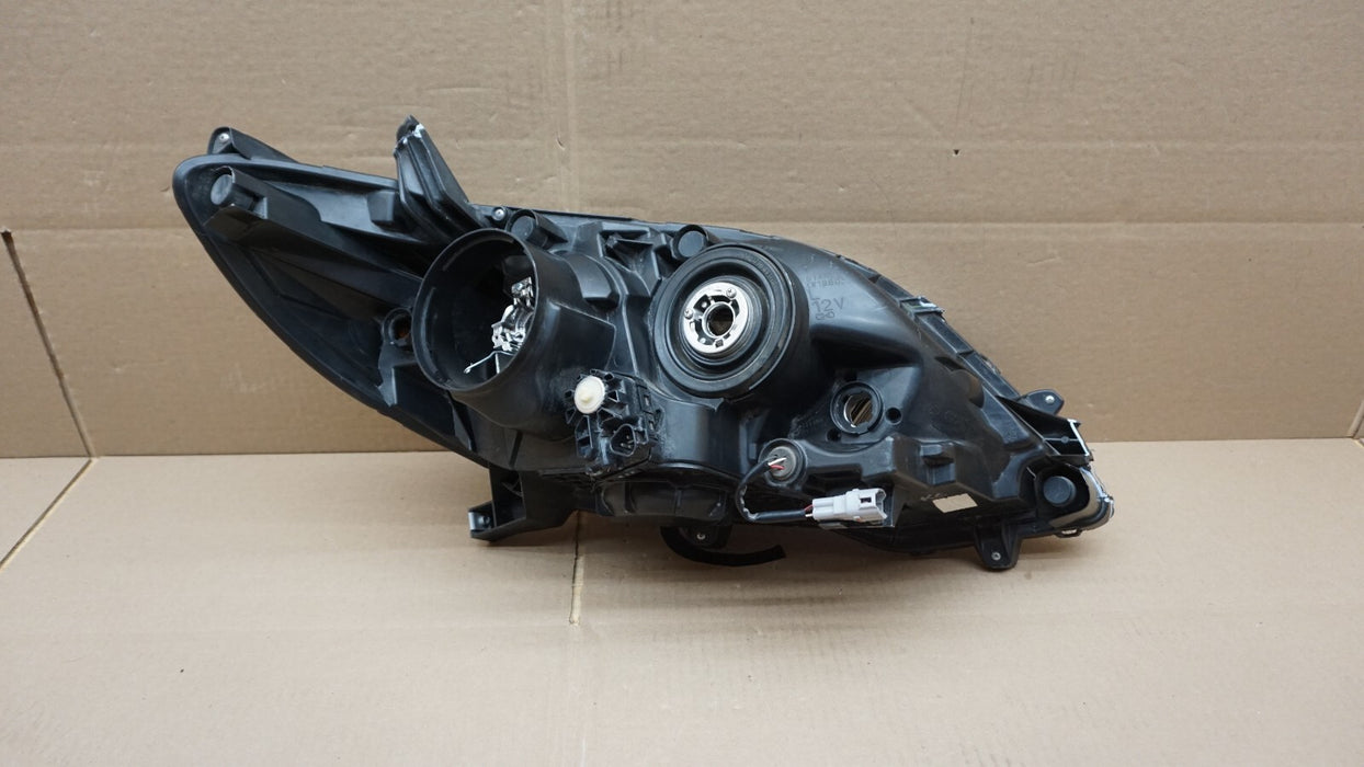 2015-2018 TOYOTA SIENNA FRONT LEFT DRIVER SIDE HEADLIGHT HEADLAMP HALOGEN OEM
