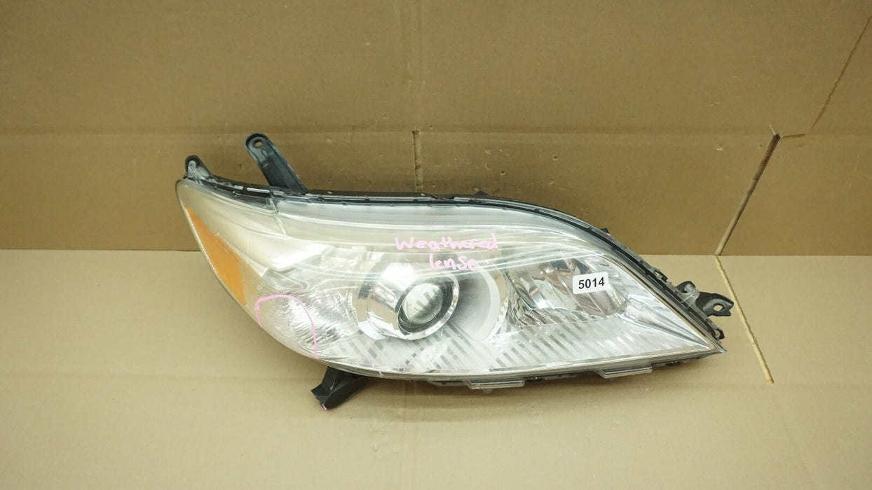 2011-2017 TOYOTA SIENNA RIGHT PASSENGER SIDE HEADLIGHT HALOGEN OEM 81110-08030