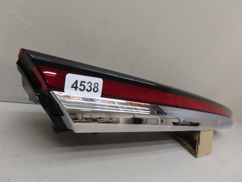 2020-2023 LINCOLN CORSAIR REAR TAIL LIGHT FINISH PANEL OEM
