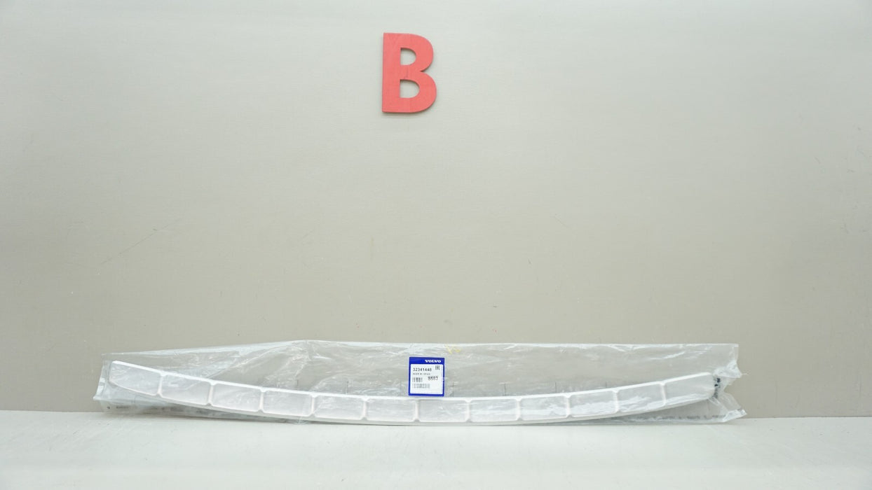 2018-2025 VOLVO XC60 REAR BUMPER PROTECTIVE COVER CHROME TRIM OEM 32341448