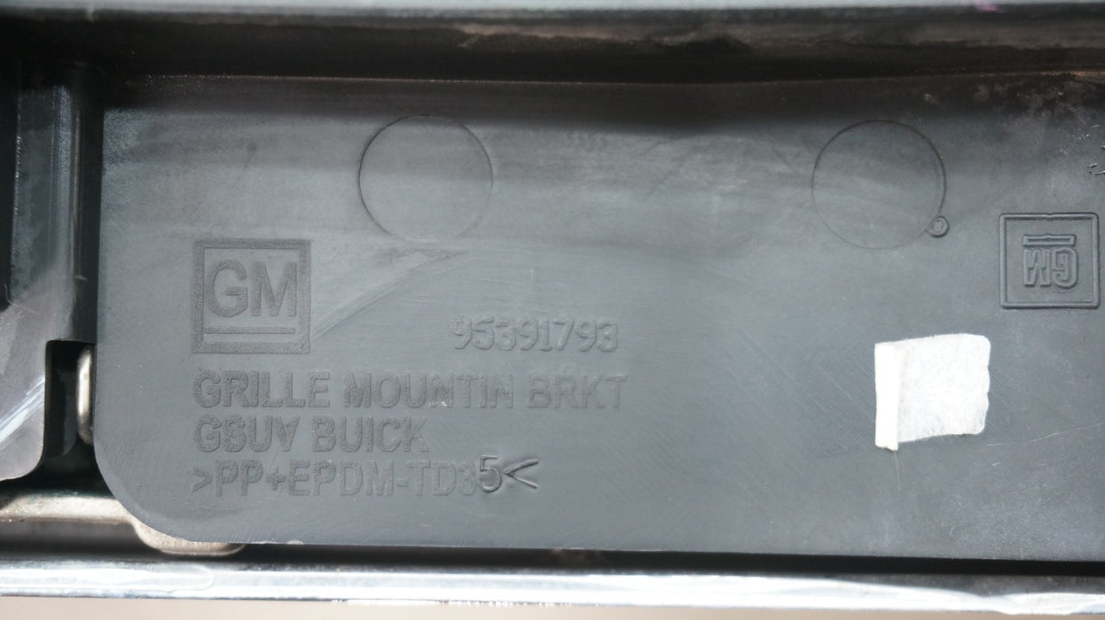 2013-2016 BUICK ENCORE FRONT UPPER GRILLE GRILL OEM 95391793