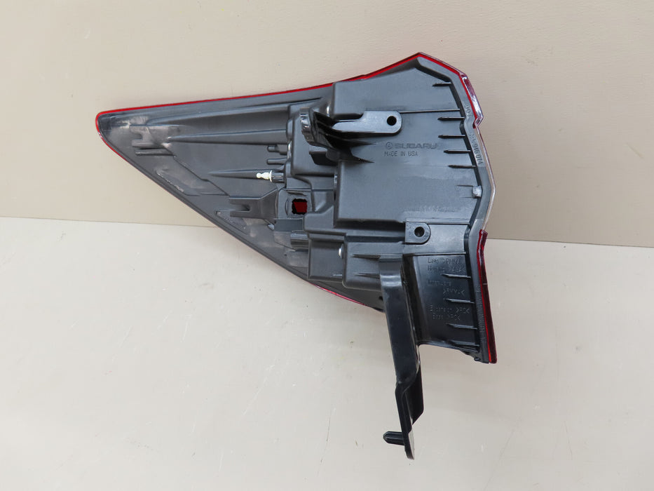 2015-2019 SUBARU OUTBACK REAR RIGHT PASSENGER SIDE TAIL LIGHT OEM