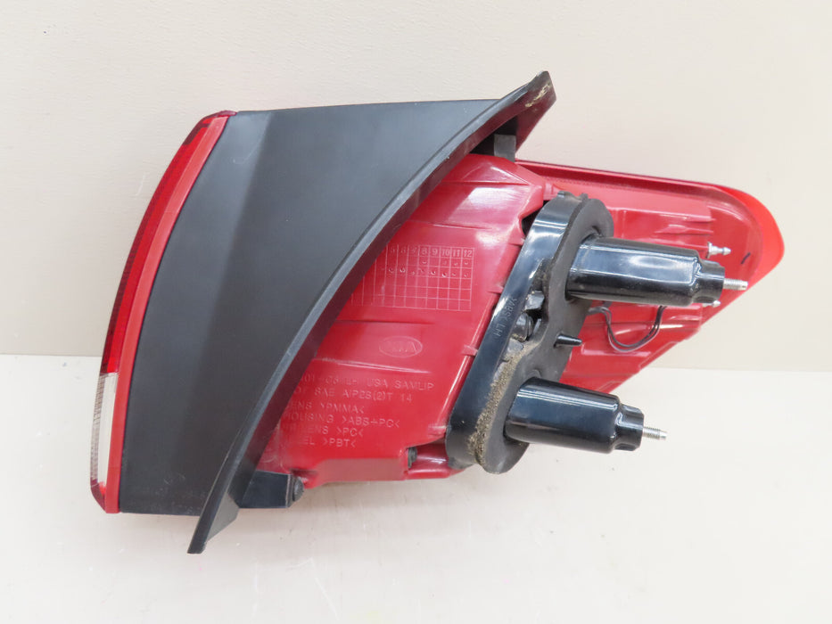 2019-2020 KIA SORENTO LEFT DRIVER SIDE OUTER TAIL LIGHT HALOGEN OEM 92401-C650