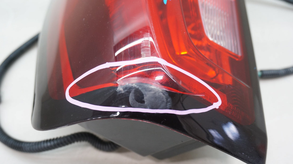2019-2025 GMC SIERRA 1500 REAR LEFT DRIVER SIDE TAIL LIGHT OEM 84760017