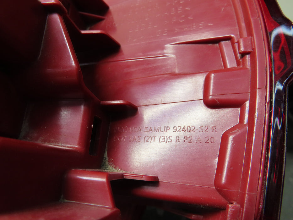 2021 2022 HYUNDAI SANTA FE REAR RIGHT PASSENGER TAIL LIGHT OUTER LED OEM