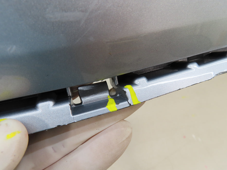 2018 2019 2020 AUDI Q5 REAR MIDDLE BUMPER COVER OEM 80A.807.527