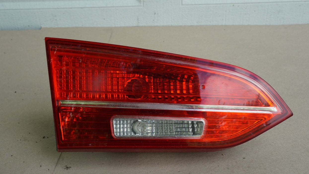 2013-2016 HYUNDAI SANTA FE LEFT DRIVER SIDE INNER TRUNK TAIL LIGHT LAMP OEM