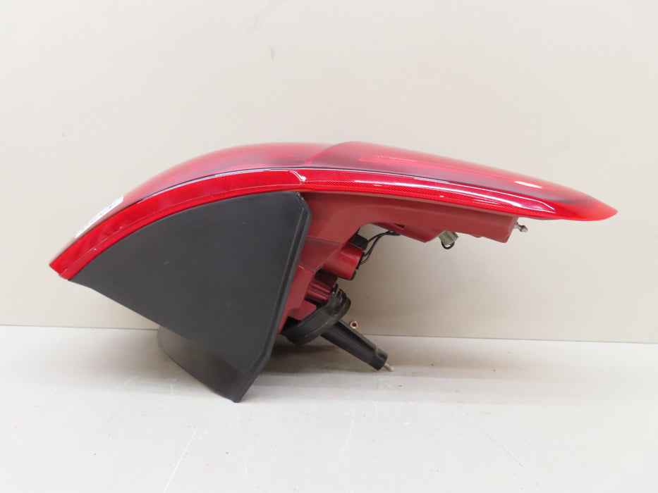 2019-2020 KIA SORENTO LEFT DRIVER SIDE OUTER TAIL LIGHT HALOGEN OEM 92401-C650