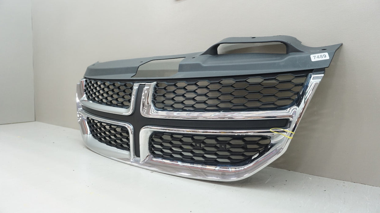2011-2018 DODGE JOURNEY FRONT CENTER RADIATOR GRILLE OEM 68080192AA