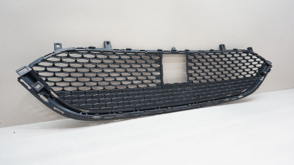 2017-2020 CHRYSLER PACIFICA VOYAGER FRONT LOWER BUMPER GRILLE OEM 68259199AA