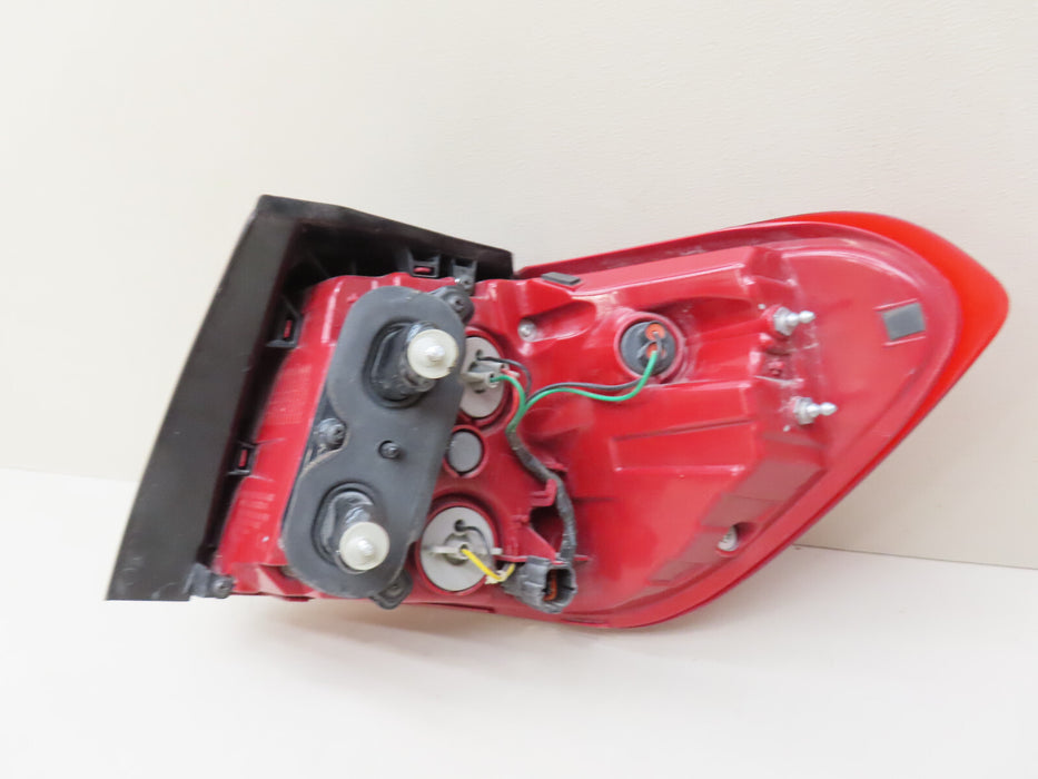 2016-2018 KIA SORENTO REAR LEFT DRIVER SIDE TAIL LIGHT OUTER OEM