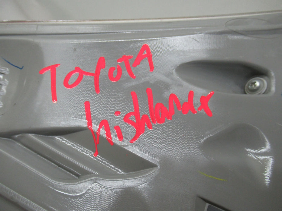 2014-2016 TOYOTA HIGHLANDER REAR PASSENGER SIDE TAIL LIGHT BRAKE STOP LAMP OEM