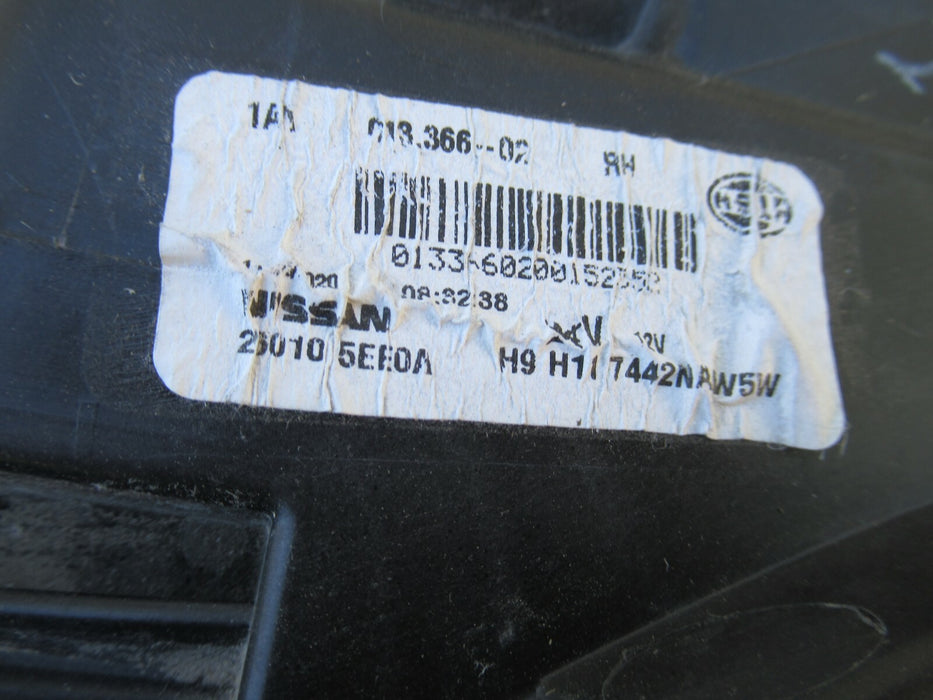 2020-2021 NISSAN VERSA FRONT RIGHT PASSENGER SIDE HEADLIGHT HALOGEN LAMP OEM