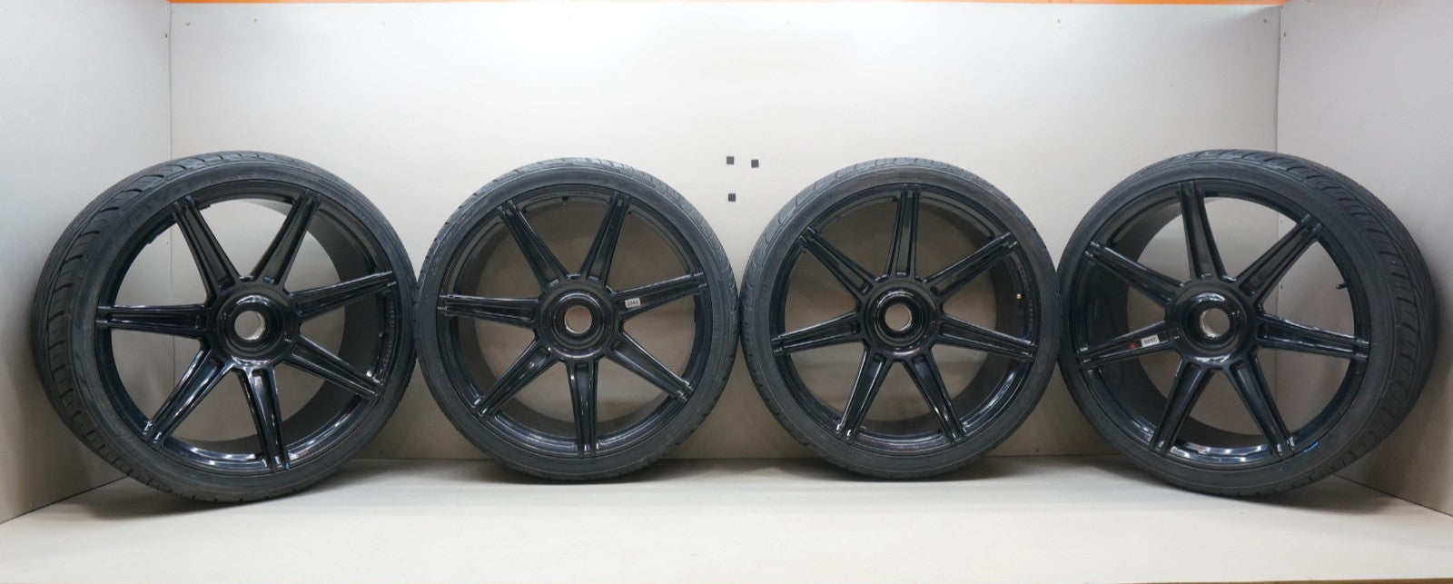 ROLLS ROYCE VOSSEN FORGED SERIES S17-11 SET RIMS W TIRES. NO TPMS SENSORS