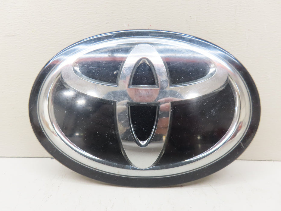 2019-2024 TOYOTA FRONT GRILLE FACTORY EMBLEM OEM