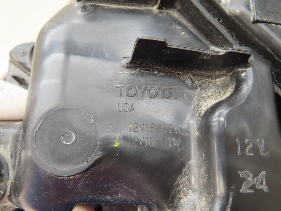 2020-2023 TOYOTA HIGHLANDER FRONT RIGHT PASSENGER SIDE HEADLIGHT LED OEM