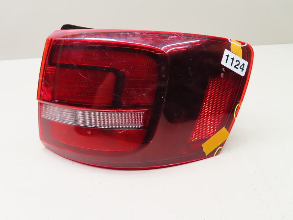 2015-2018 VOLKSWAGEN JETTA REAR RIGHT PASSENGER SIDE OUTER TAIL LIGHT LAMP OEM