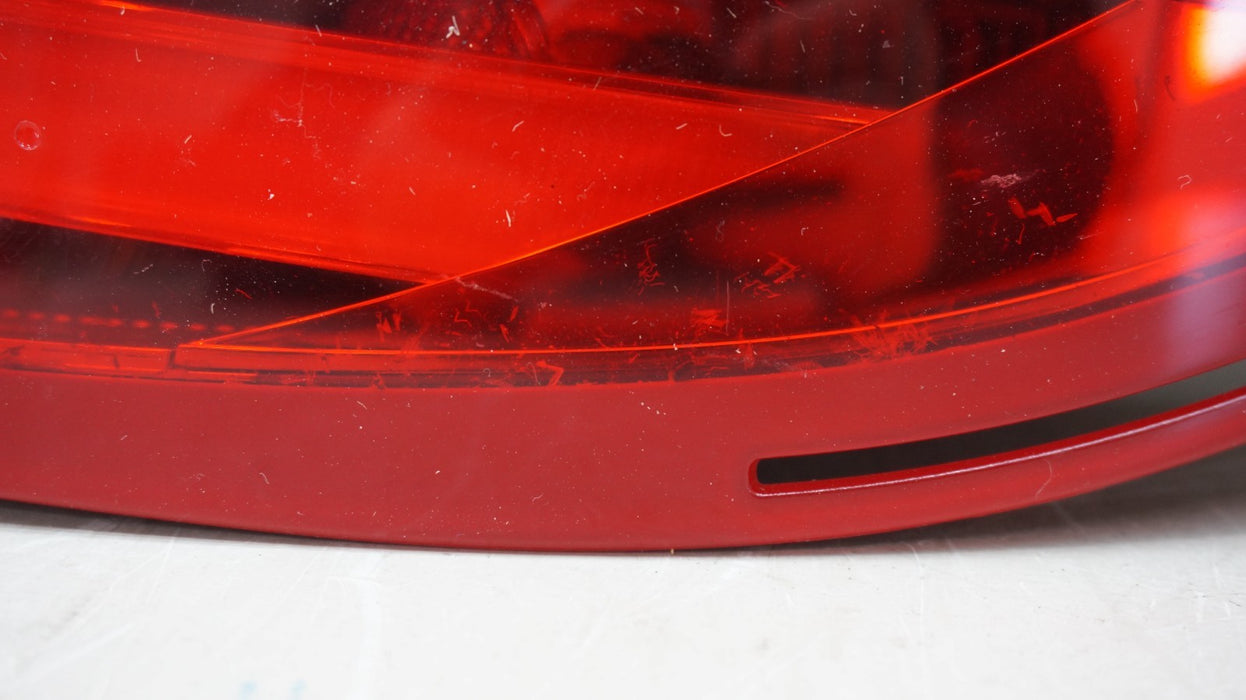 2012-2014 MERCEDES-BENZ C-CLASS W204 REAR RIGHT PASSENGER SIDE TAIL LIGHT OEM