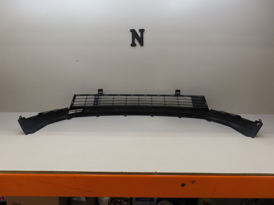 2017-2019 TOYOTA HIGHLANDER FRONT LOWER BUMPER COVER VALANCE OEM 52129-0E030