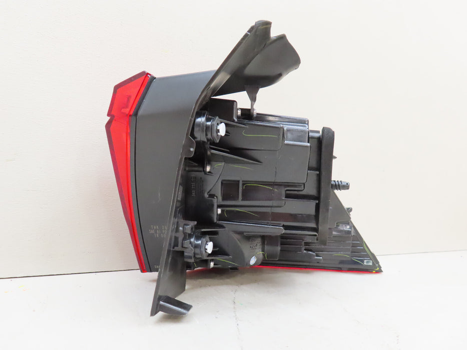 2018-2022 VOLKSWAGEN TIGUAN REAR LEFT DRIVER SIDE TAILLIGHT OEM 5NN-945-095-A