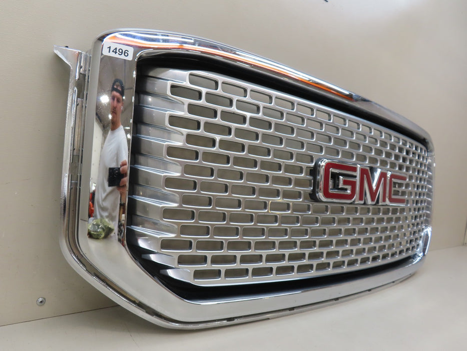 2015-2020 GMC YUKON DENALI FRONT RADIATOR GRILL GRILLE OEM 84119633